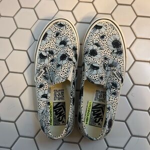 VANS Slip-On VR3 SF Shoes Skate Floral White Canvas Low Top Women Size 7.5 Men 6